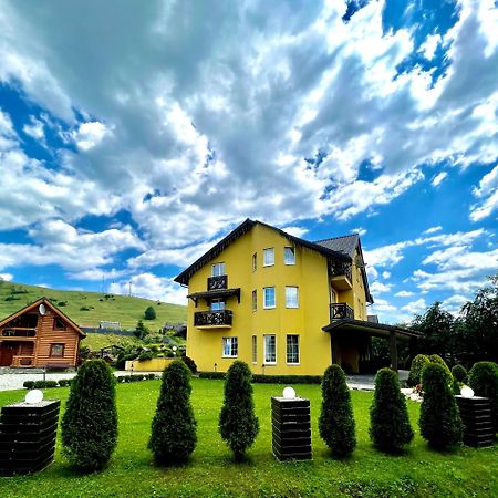 Готель Arnica Ясіня Екстер'єр фото