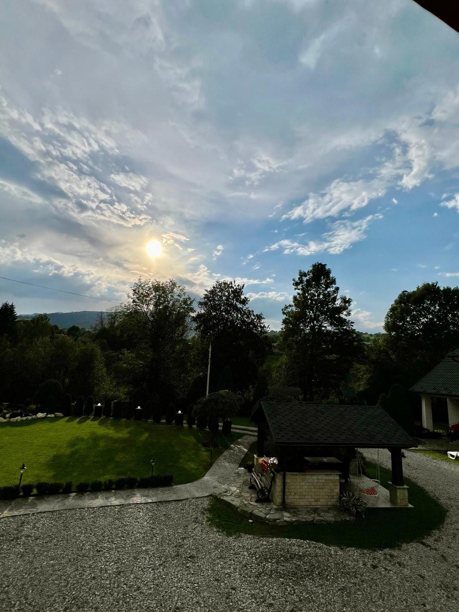 Готель Arnica Ясіня Екстер'єр фото